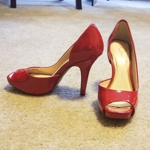 Red pumps